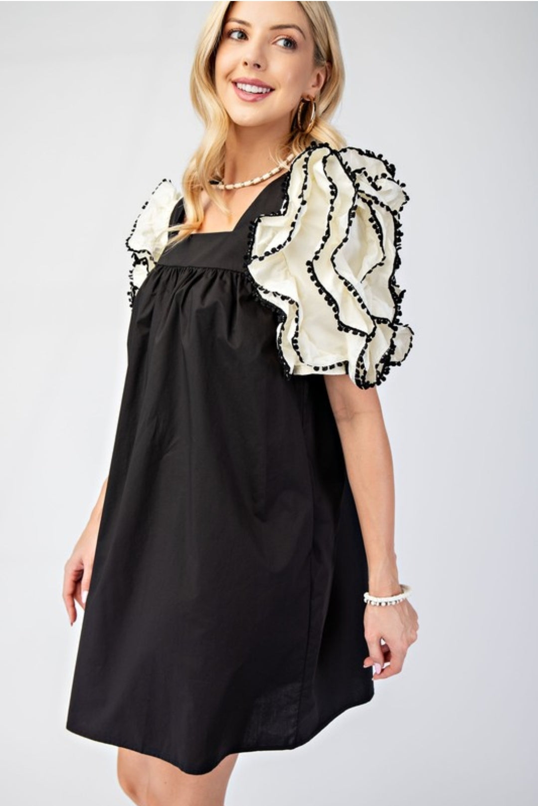 BLACK SHORT DRESS WITH RUFFLES SLEEVES
