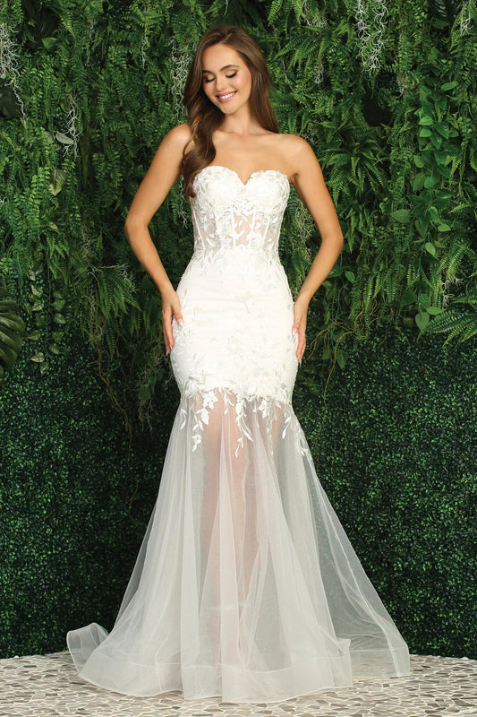 STRAPLESS LACE BODY WHITE GOWN