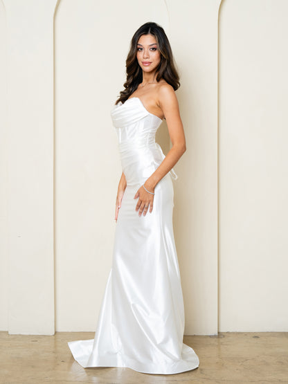 STRAPLESS SATIN FORM FITTING WEDDING DRESS