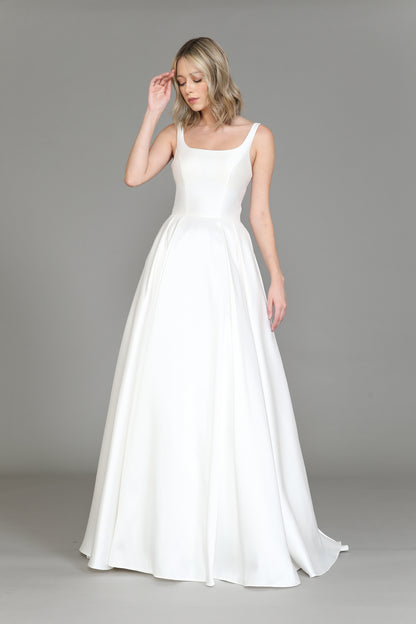 CLASSIC AND ELEGANT A-LINE WEDDING DRESS