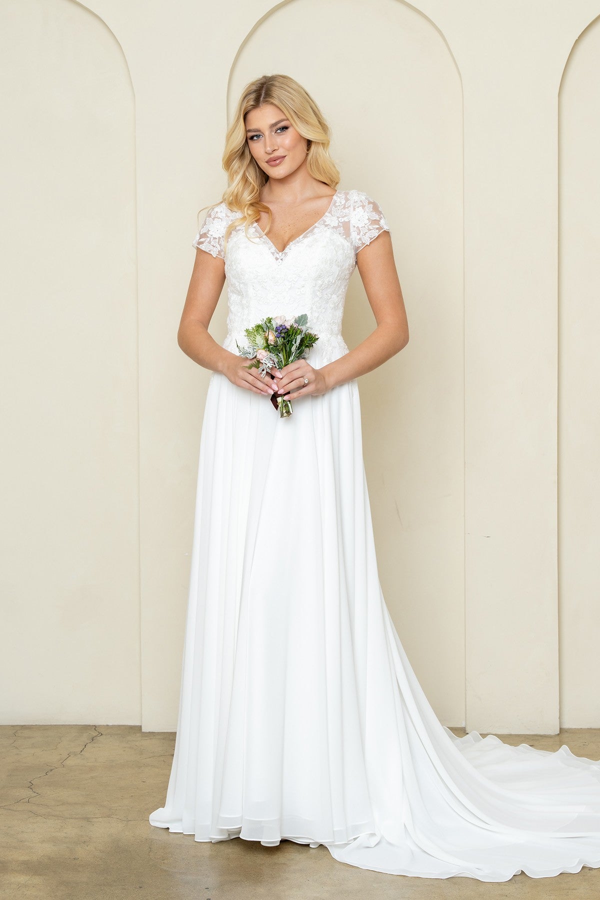 ROMANTIC BRIDAL DRESS