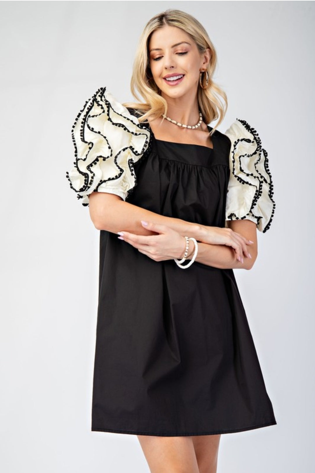 BLACK SHORT DRESS WITH RUFFLES SLEEVES