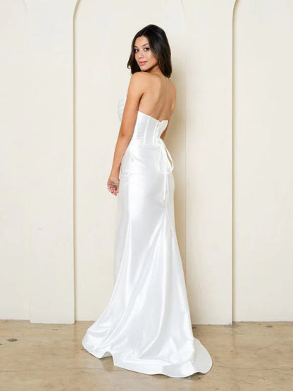 STRAPLESS SATIN FORM FITTING WEDDING DRESS